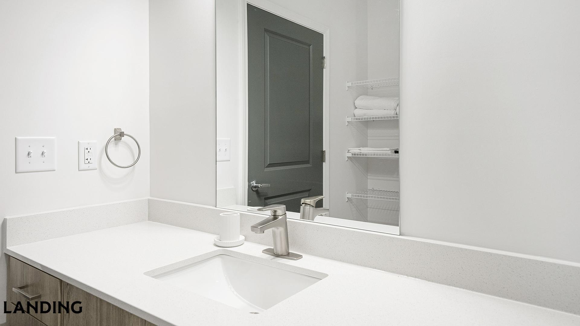 Building Photo - 2800 Milan Ct