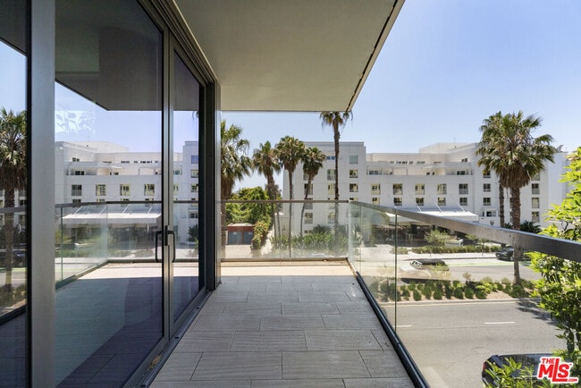 Building Photo - 1755 Ocean Ave