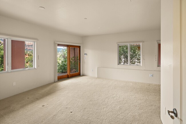 Building Photo - Unfurnished West Sedona Home, 1-year long-...