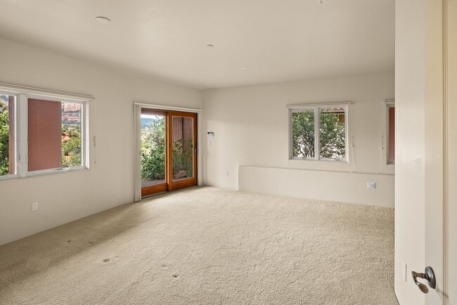 Building Photo - Unfurnished West Sedona Home, 1-year long-term rental