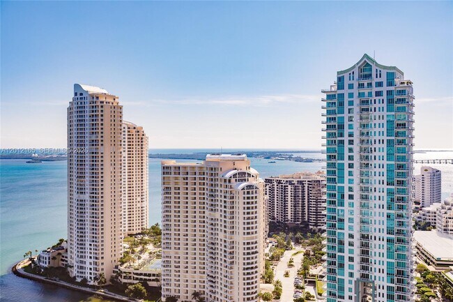 Building Photo - 325 S Biscayne Blvd