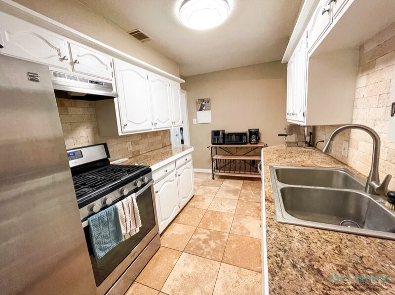 Building Photo - 4311 42nd St