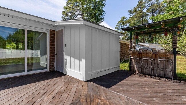 Building Photo - 4070 Long Line Ln