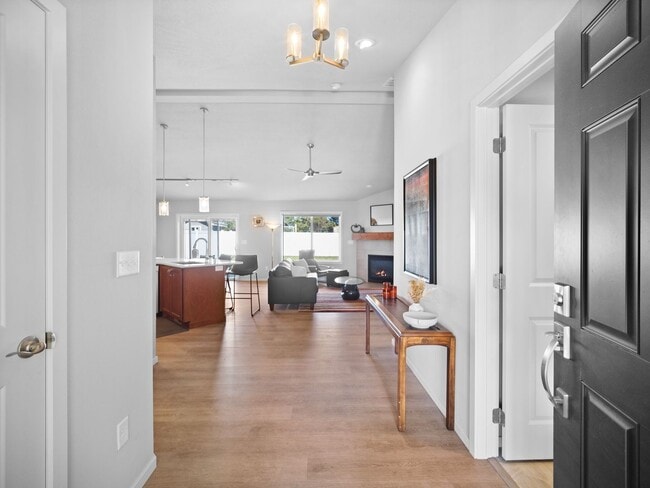 Building Photo - 3 bedroom/2 bathroom home in Spokane Valley