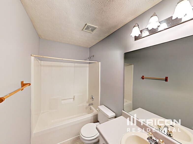 Building Photo - 108 Aristocratic Way