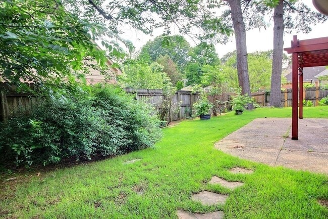 Building Photo - 275 Home Pl