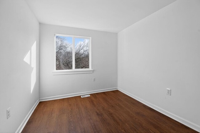Building Photo - 4 Bed 3.5 Bath in Gaithersburg