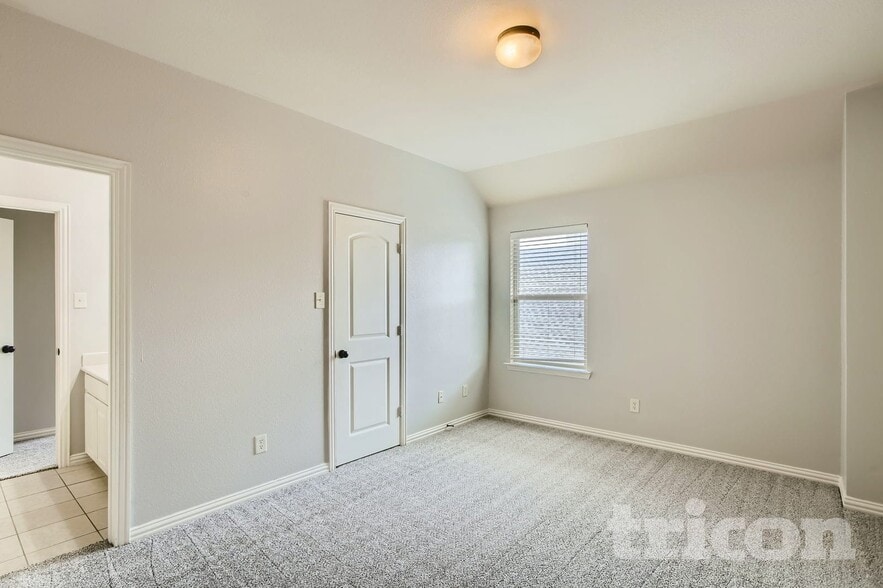 Building Photo - 396 Florence Dr