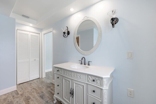 Building Photo - Secluded Annual Rental-  3 Bedroom 2 Bath Pool Home In Spanish Wells