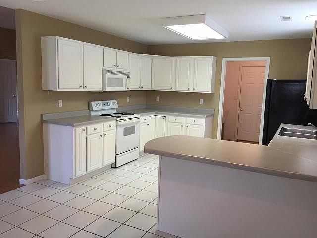 Building Photo - 502 Cheetah Dr