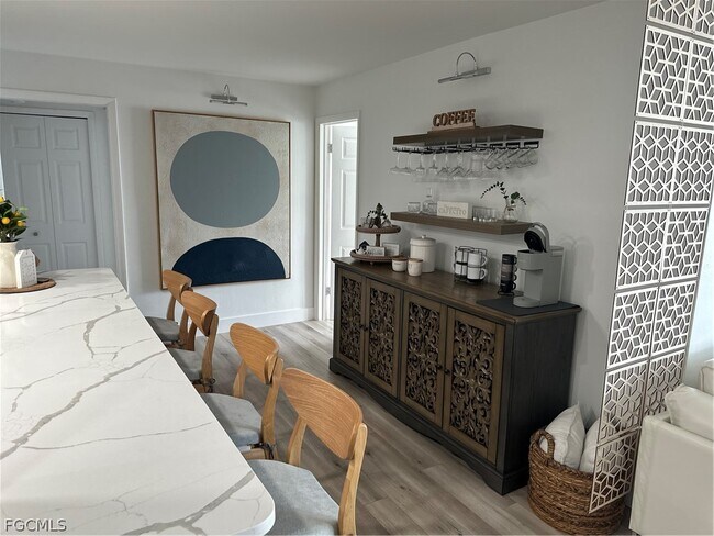 Building Photo - 1900 Clifford St