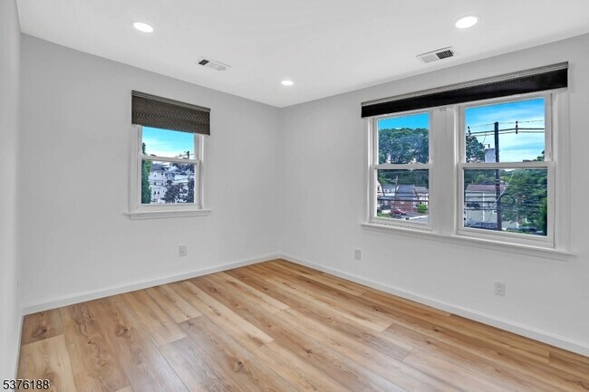 Building Photo - 138 Bloomfield Ave