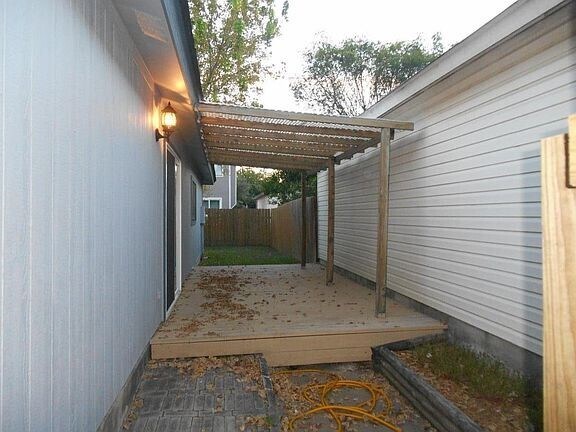 SIDE YARD DECK - 6838 Cape Meadow Dr