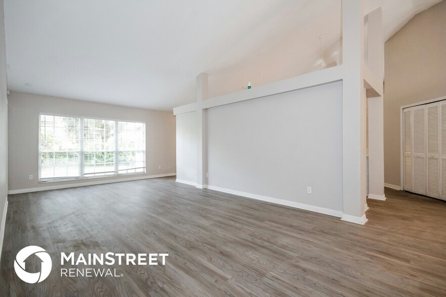 Building Photo - 15313 Heathridge Dr