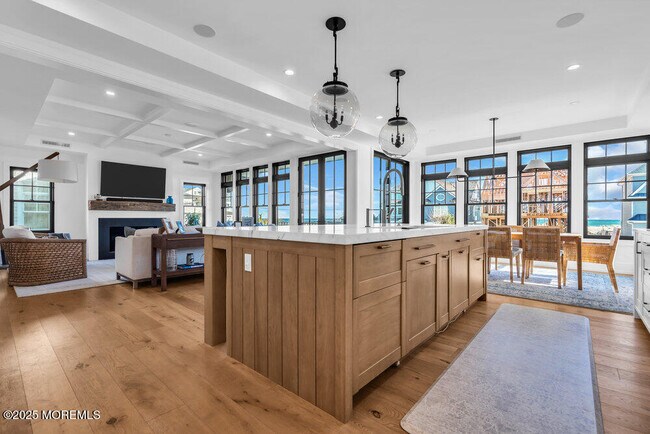 Building Photo - 802 1st Ave