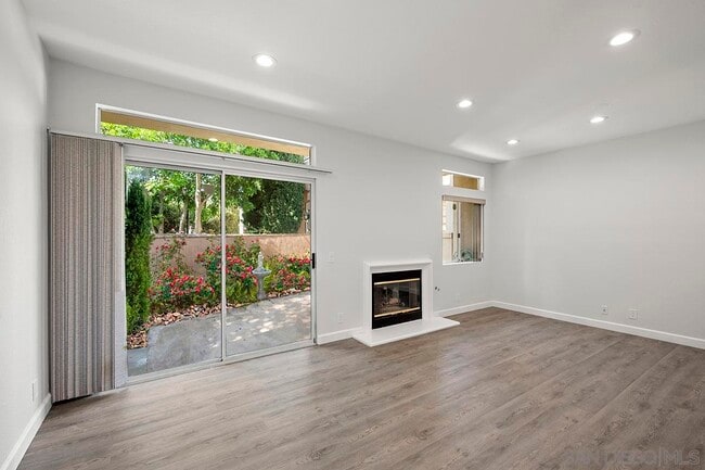 Building Photo - 7274 Shoreline Dr