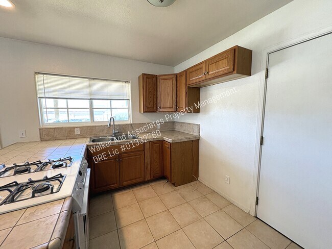 Building Photo - 130 Twitchell St