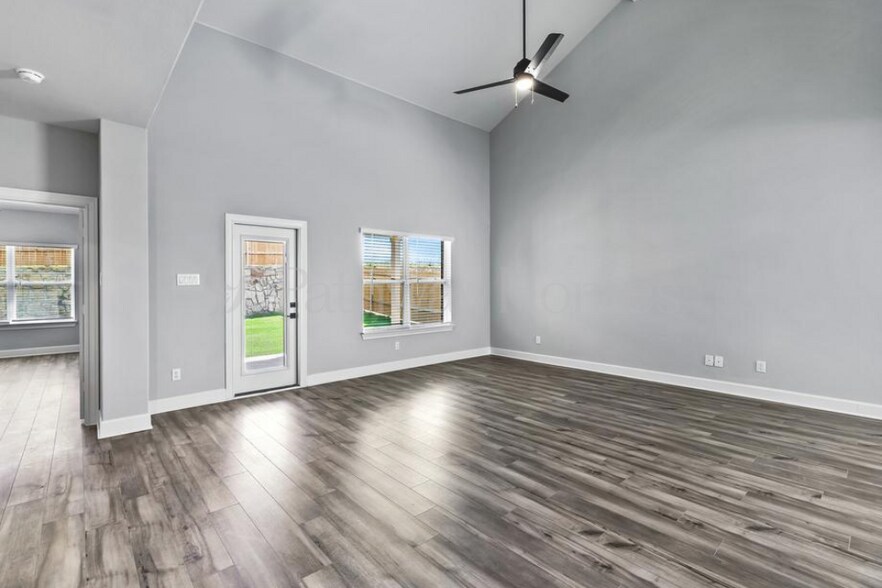 Building Photo - 1033 Sleepy Owl Ln