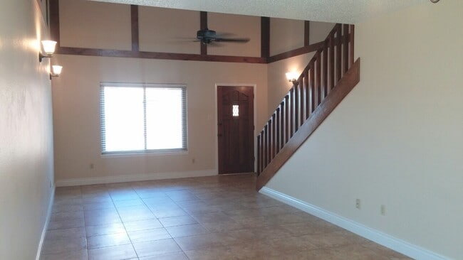 Building Photo - NORTHEAST COLONIAL PARK CONDOMINIUM