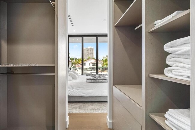 Building Photo - 3367 NE 168th St