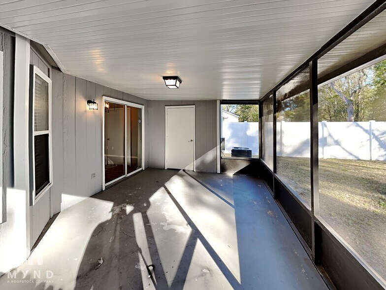 Building Photo - 11021 Traci Lynn Dr