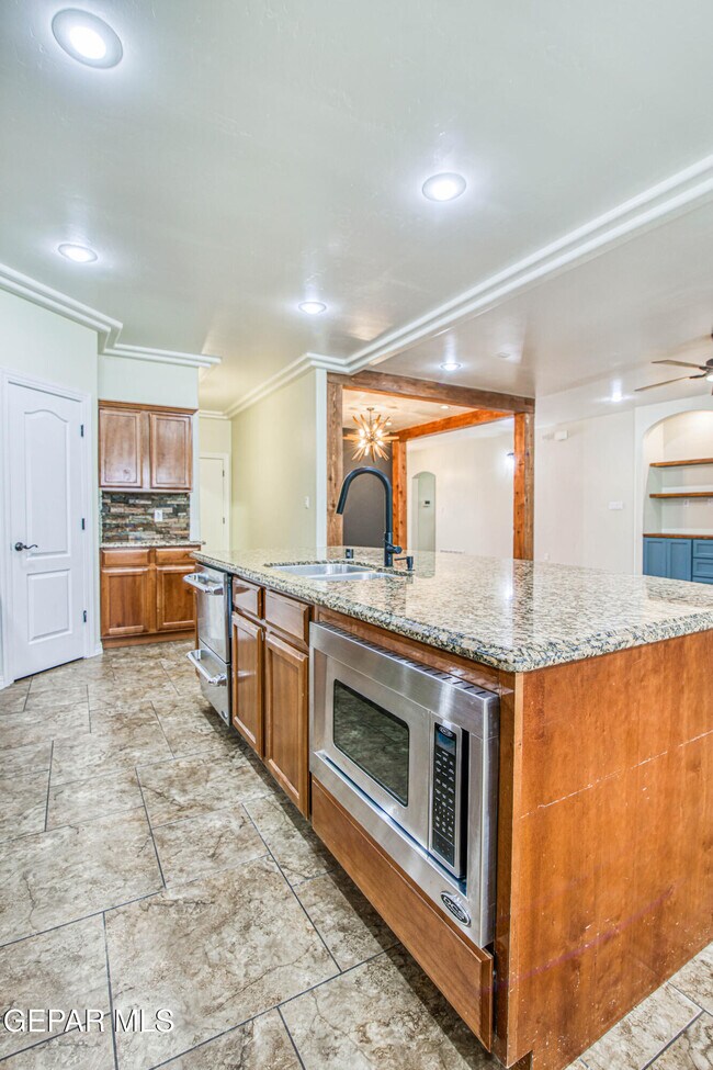 Building Photo - 13401 Emerald Pond Dr
