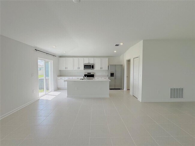 Building Photo - 2090 Marksman Rd