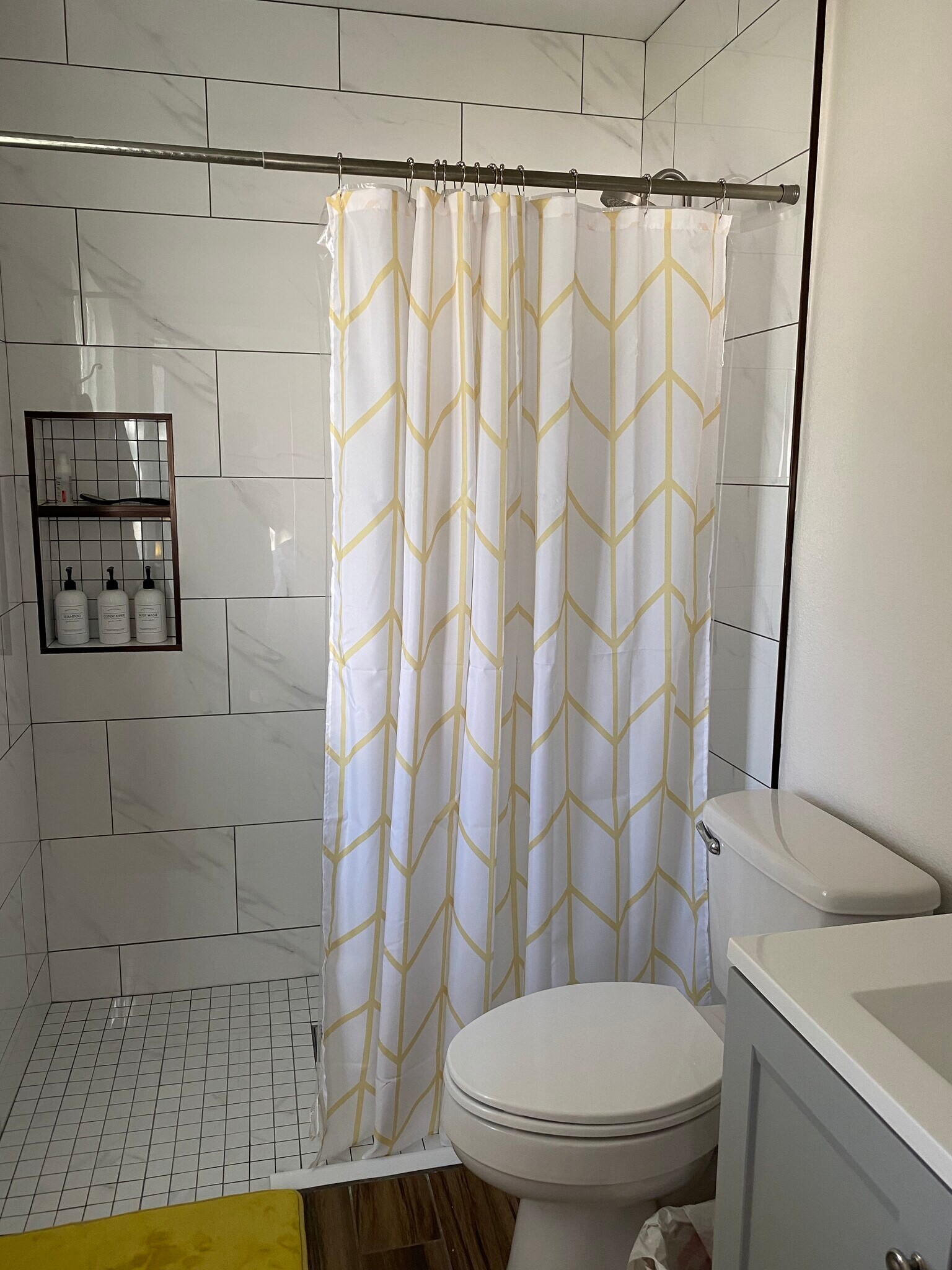 Building Photo - 2872 E Ventura Rd