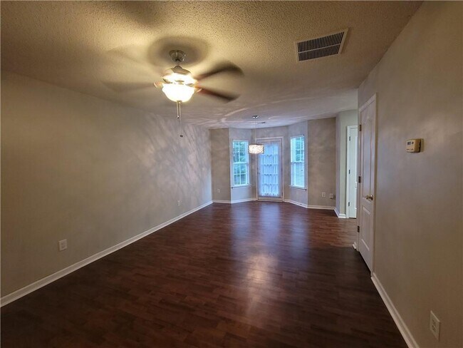 Building Photo - 228 Fox Creek Blvd