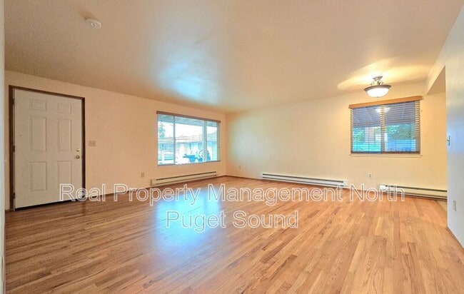 Building Photo - 710 Beach Ave