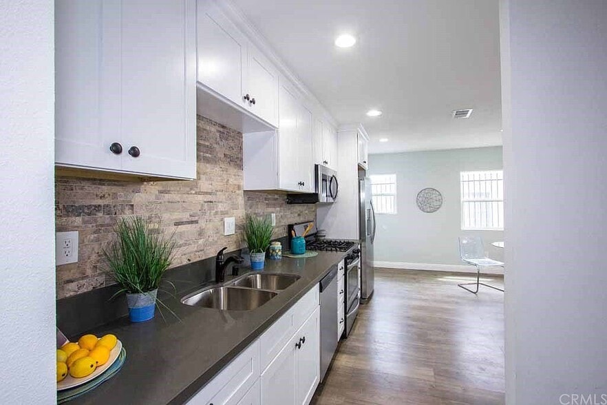 Kitchen - 7758 Tujunga Ave