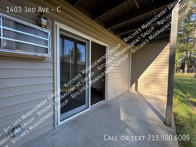 Building Photo - 1403 3rd Ave