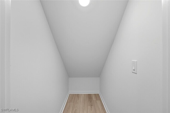 Building Photo - 27883 Radiant Ct