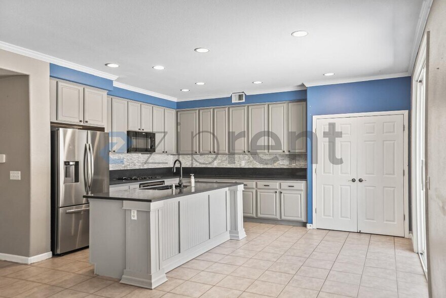 Building Photo - Unit