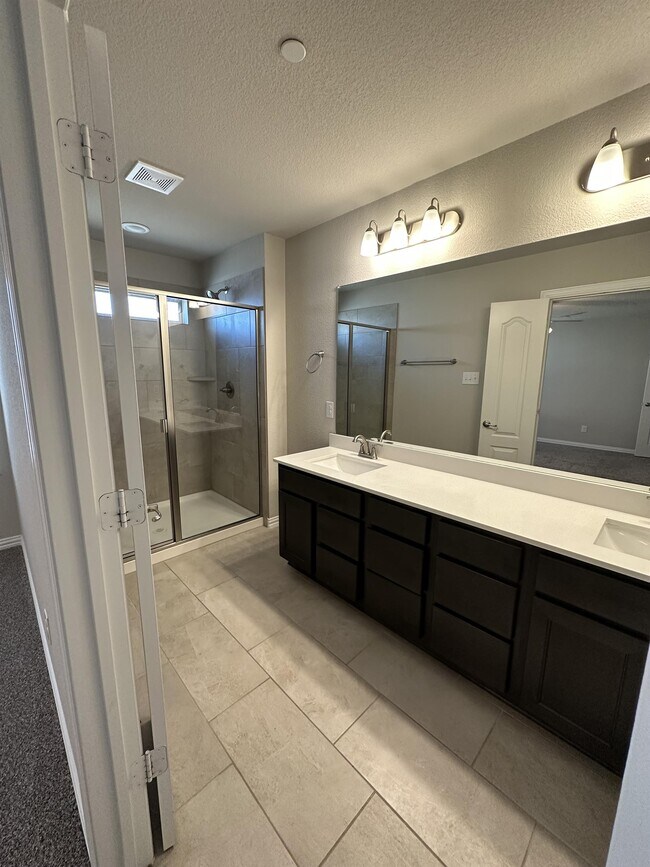 Building Photo - 3429 Cricket Dr