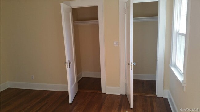 Building Photo - 471 Webster Ave