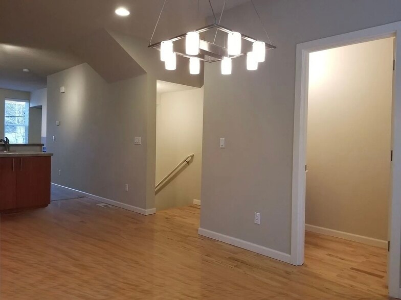 Building Photo - 16715 SW Baseline Rd