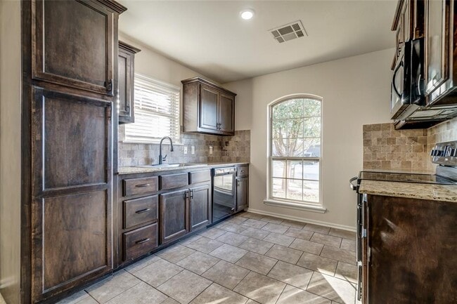 Building Photo - 12716 Heritage Oaks Dr