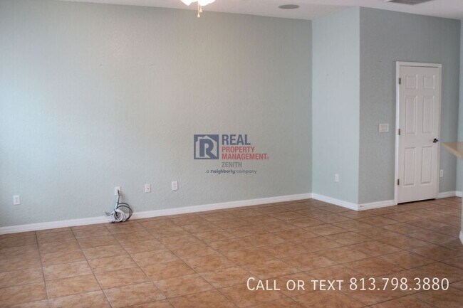 Building Photo - 1415 Summergate Dr