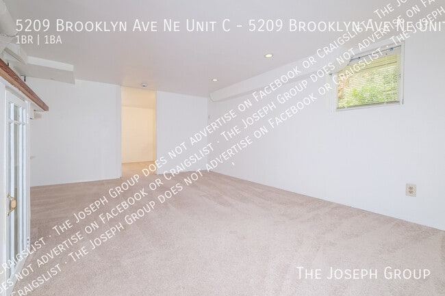 Building Photo - 5209 Brooklyn Ave NE