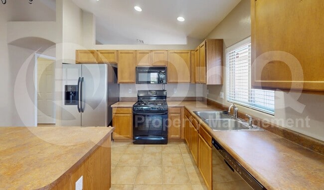 Building Photo - 579 W Tara Danette Dr