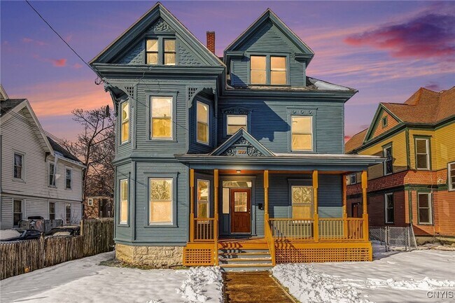 Building Photo - 302 Kellogg St