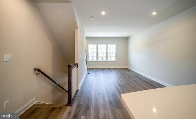 Building Photo - 14064 Sunrise Valley Dr