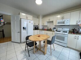 Building Photo - 63 Fairbanks St