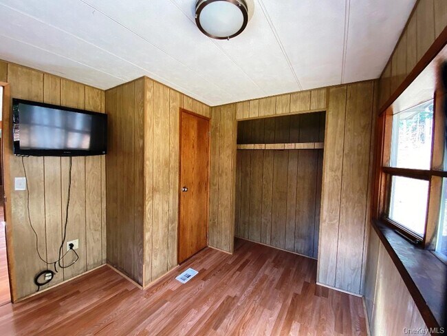 Building Photo - 141 Gale Rd