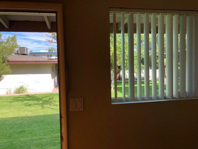 Building Photo - 2103 S Granada Dr