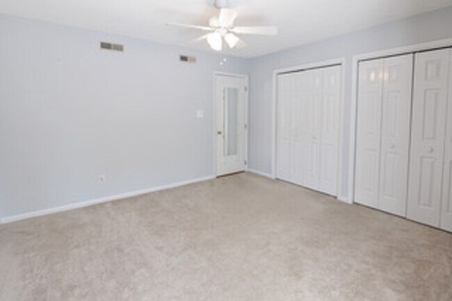 Building Photo - Condo for rent