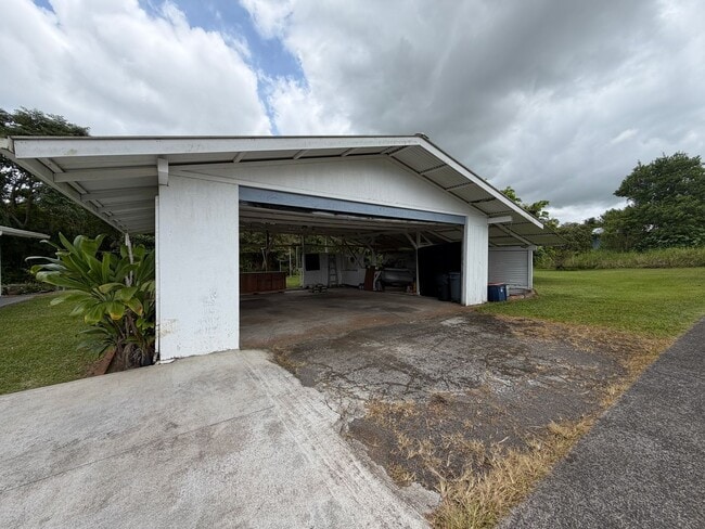 Building Photo - 3 BDRM/1 BATH with Ohana Unit