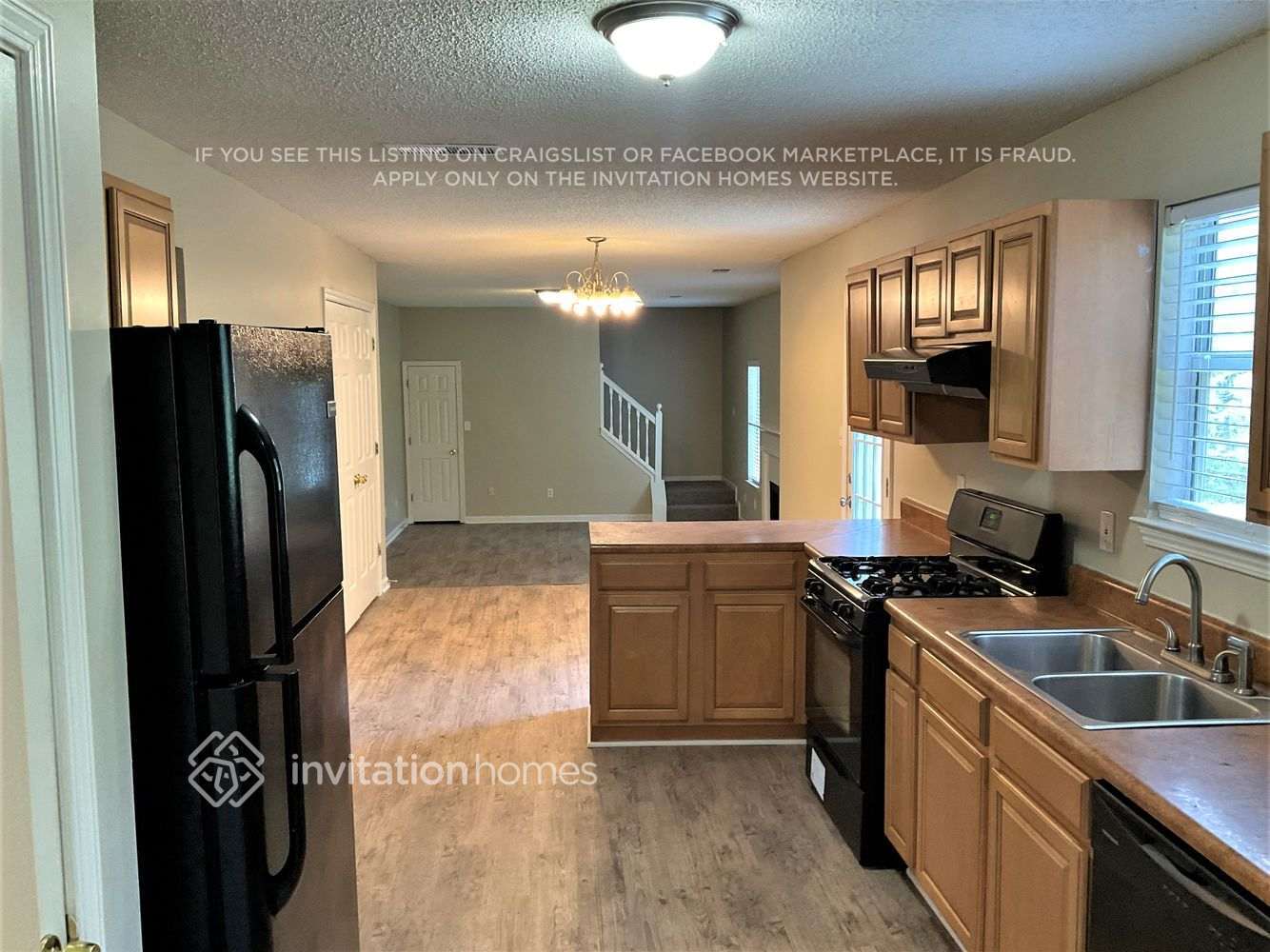 Building Photo - 3441 Riverview Chase Dr