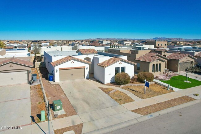 Building Photo - 14509 Holly Springs